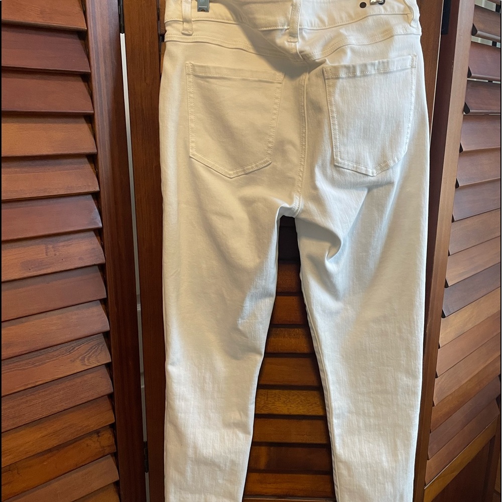 Cabi white high skinny jeans.